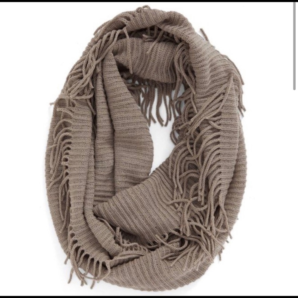 BP Nordstrom Ribbed Infinity Scarf W/ Fringe